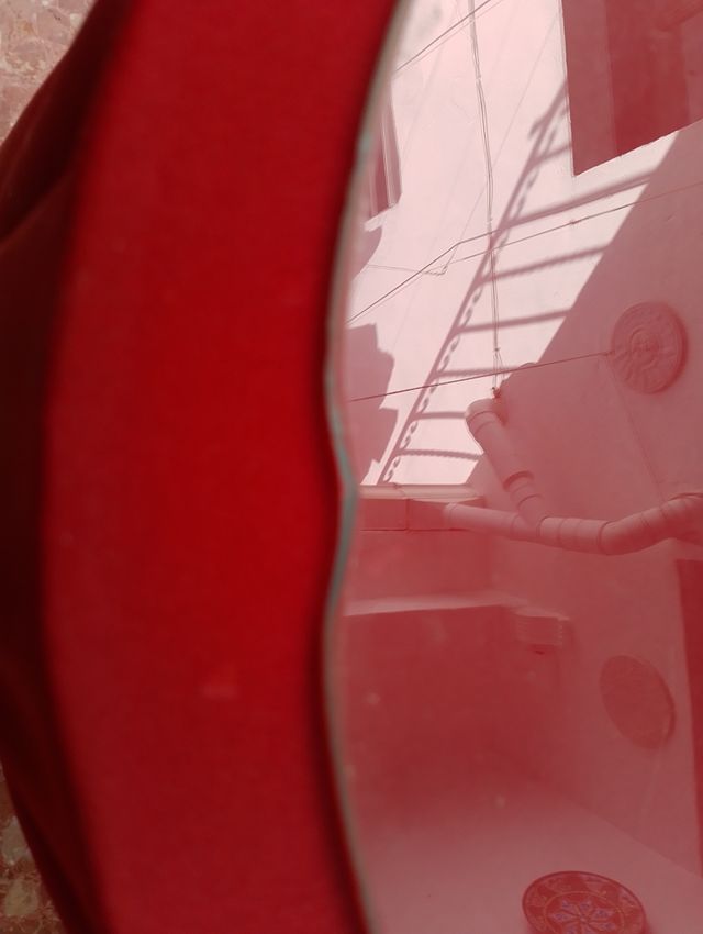 Mesitas vintage rojas con cristal