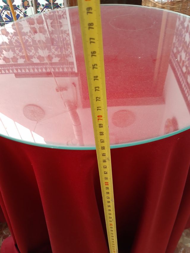 Mesitas vintage rojas con cristal