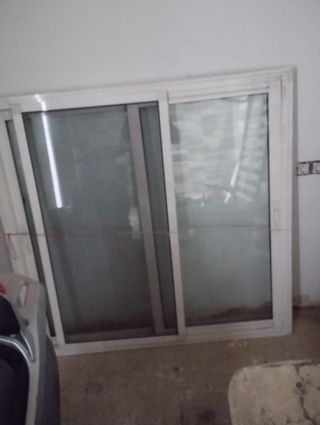 Ventana corrediza aluminio blanca
