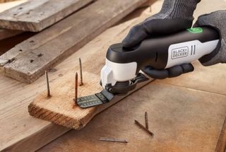 MULTIHERRAMIENTA BLACK+DECKER REVIVA 12V NUEVA!!