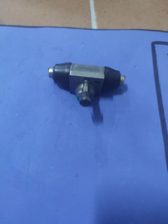 Bombines de freno VW - 8N0 811 053