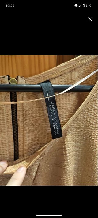 Blusa dorada Zara