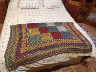 Manta crochet multicolor lana