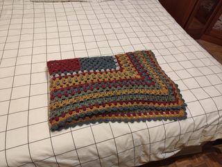 Manta crochet multicolor lana
