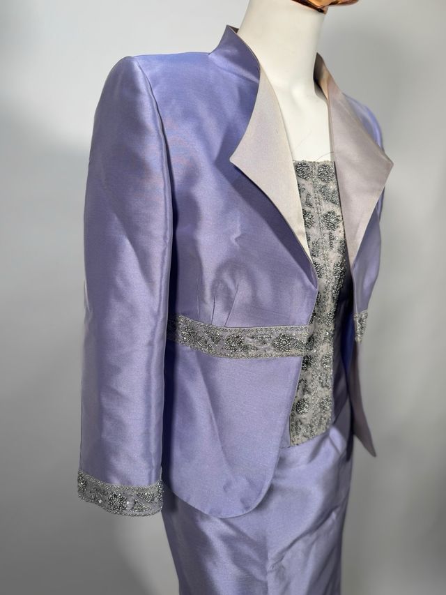 Traje de madrina lila