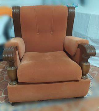 Sillón color caldera de madera y tela