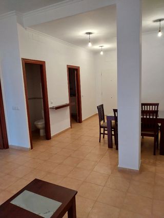 Se alquila piso en Gelves