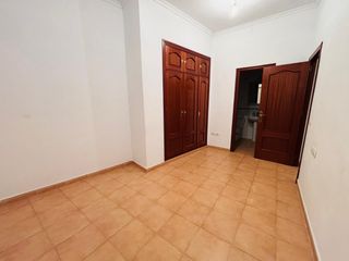 Se alquila piso en Gelves