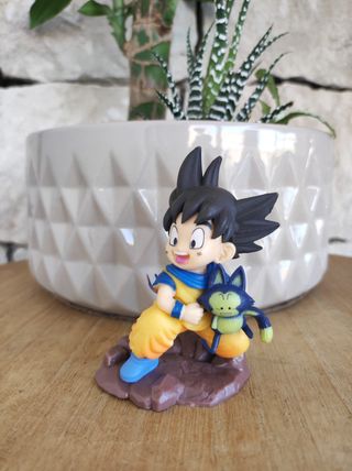 Figura Goku pequeño y Puer Ya Mu Tea Dragon Ball