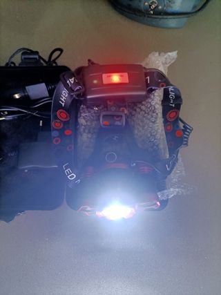 Linterna frontal LED recargable