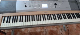  Yamaha DGX-620 Piano Digital