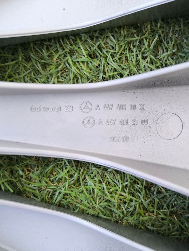 Tapacubos Mercedes R17" Vito y Clase V