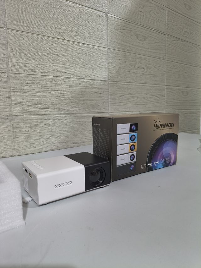 Proyector LED Mini Portátil