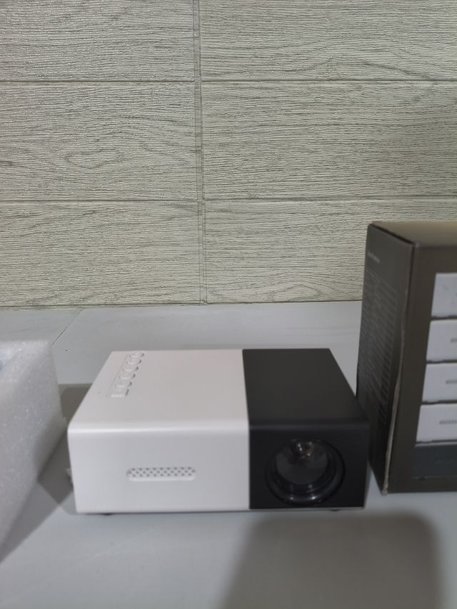 Proyector LED Mini Portátil