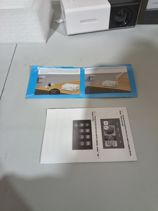 Proyector LED Mini Portátil