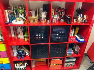 Estantería Kallax roja Ikea