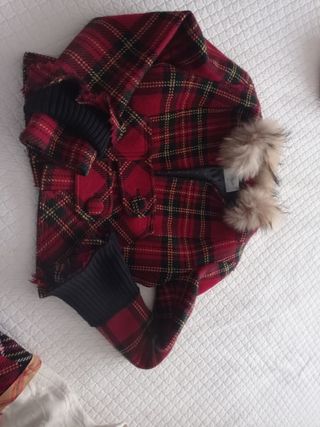 Original traje de chaqueta y falda cuadros