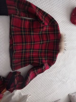 Original traje de chaqueta y falda cuadros