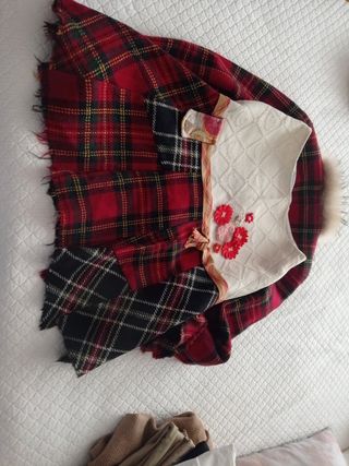 Original traje de chaqueta y falda cuadros