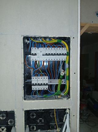 Electricista solo por bilbao y barakaldo santurs