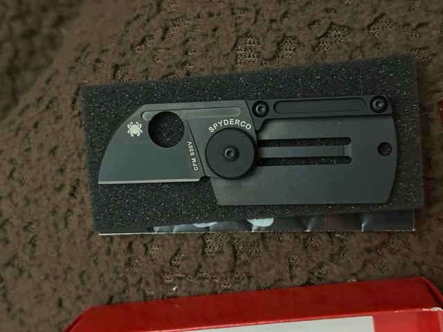 Spyderco dogtag folder black