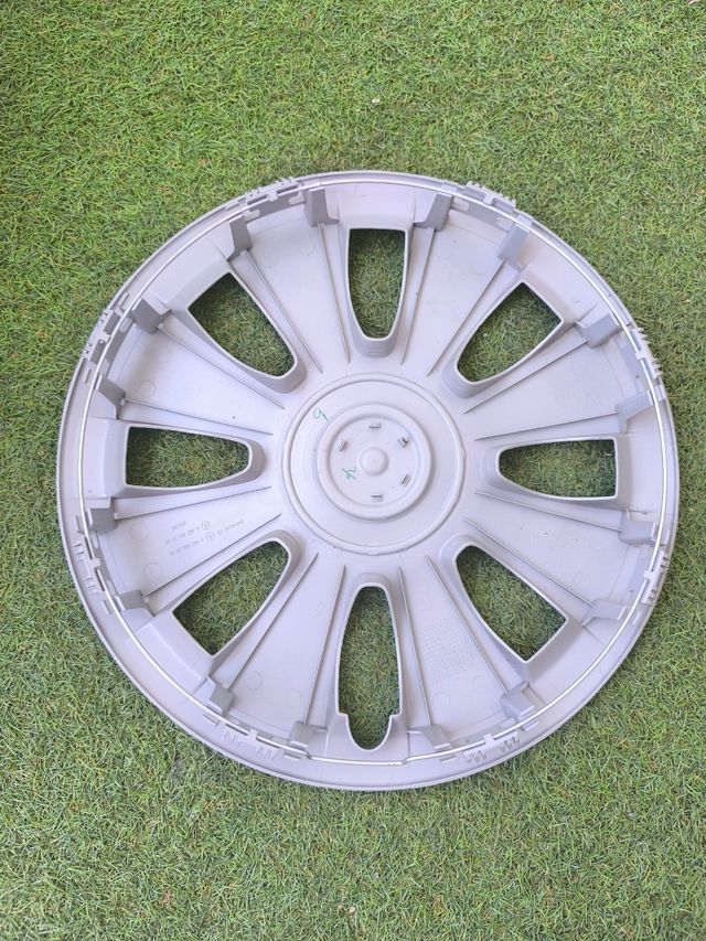 Tapacubos Mercedes Vito Tourer R16"