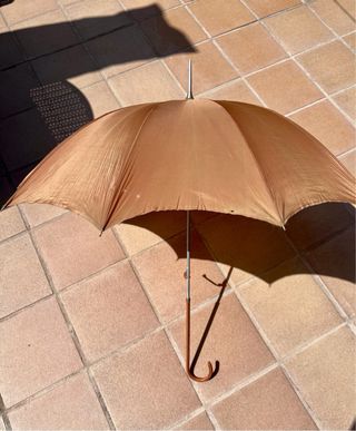 Paraguas vintage marrón