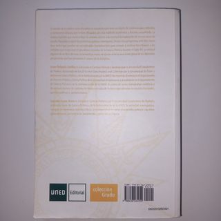 Doce lecturas fundamentales de ciencia política__