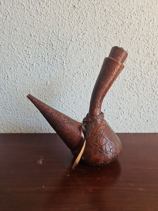 Porrón cuero antiguo