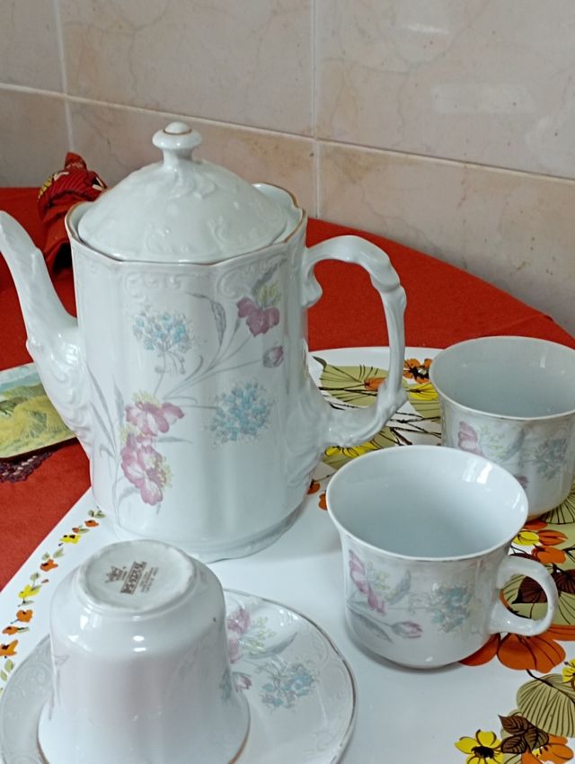 Cafetera Cown Imperial, Romania