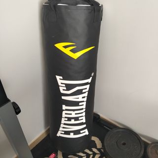 Saco boxeo Everlast , sin usar , soporte pared 10€