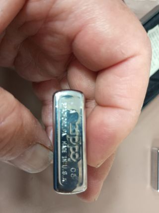 Zippo: Encendedor metálico