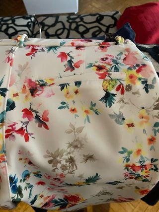 Conjunto vaquero y pantalón flores