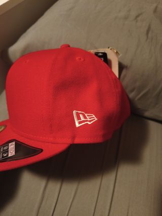 Gorra roja New Era 59FIFTY, talla 7 3/4