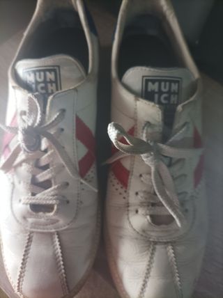 Zapatillas Munich blancas y rojas