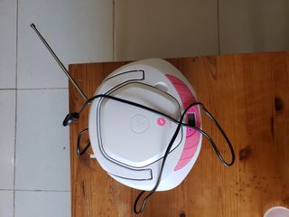 Radio Portátil Rosa y Blanca
