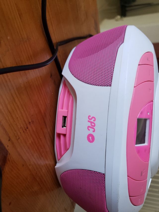 Radio Portátil Rosa y Blanca