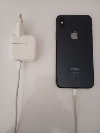 iPhone X negro 64GB con cargador y fundas 

