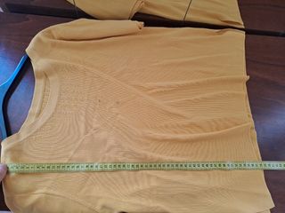 Blusa gialla vintage maniche corte scollo decorato
