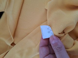 Blusa gialla vintage maniche corte scollo decorato