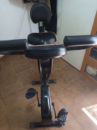 Bicicleta estática ejercicio