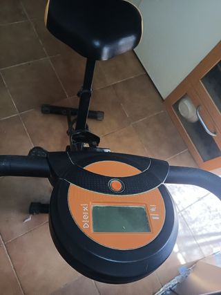 Bicicleta estática ejercicio