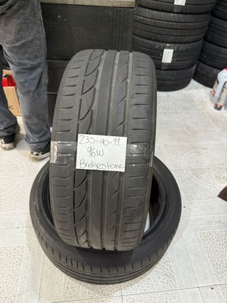 Neumáticos Bridgestone 235/40/19 96W