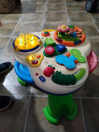 Mesa actividades Chicco bebé