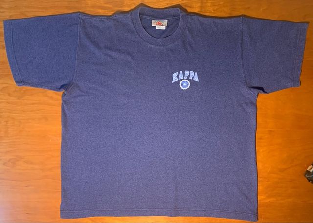 Camiseta azul marino de Kappa