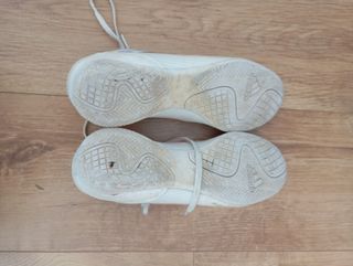 Zapatillas Adidas Fútbol Sala - Blancas y Rojas