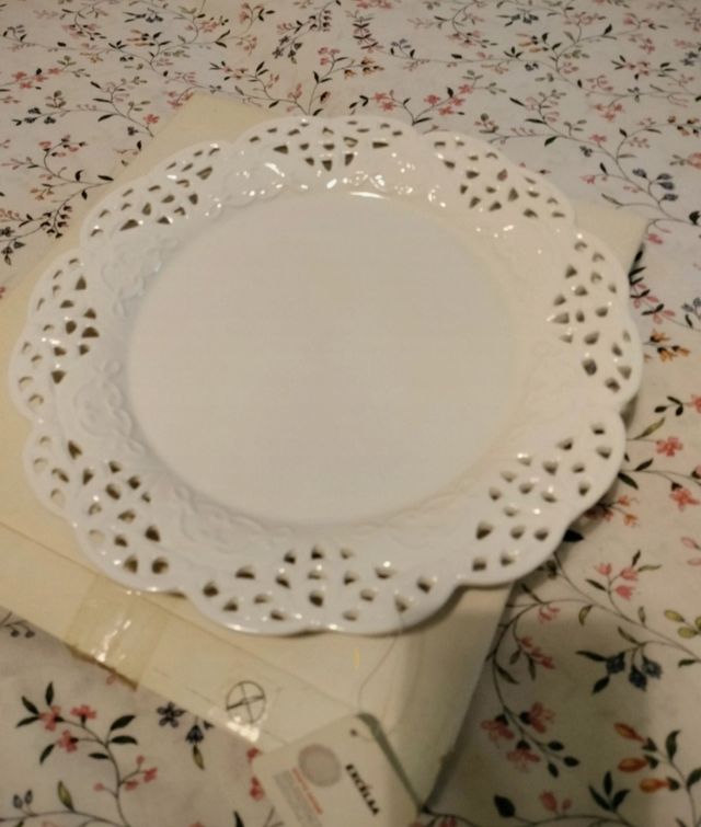 Piatto in porcellana bianco