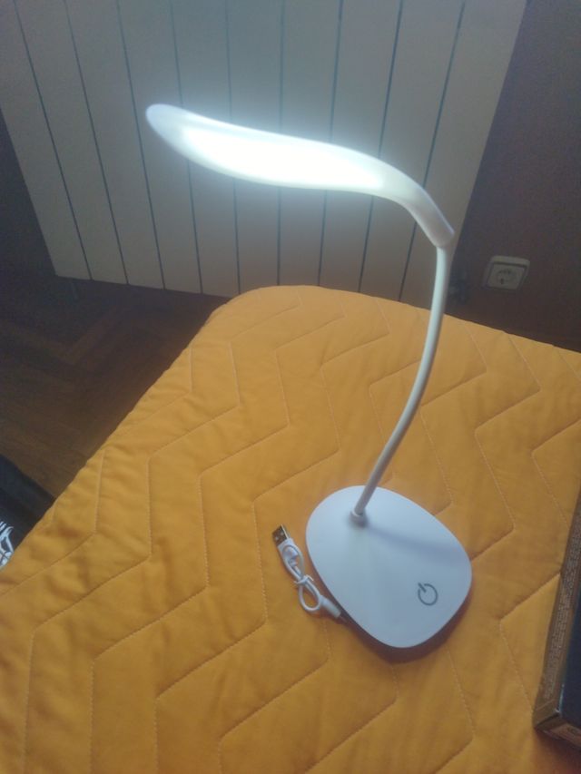 Lámpara LED de escritorio