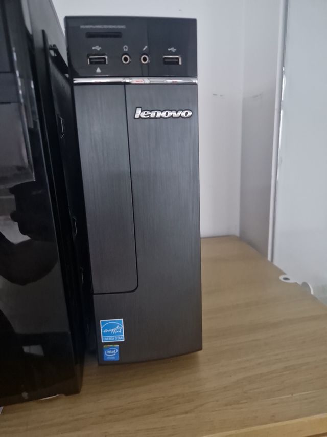 6PCs de sobremesa - Acer, Lenovo, Medion
