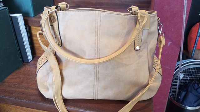 Bolso beige nuevo, pequeño defecto